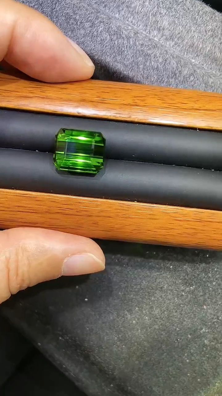 【闪购商品】定制碧玺定制未镶嵌电光绿9.135克拉天然