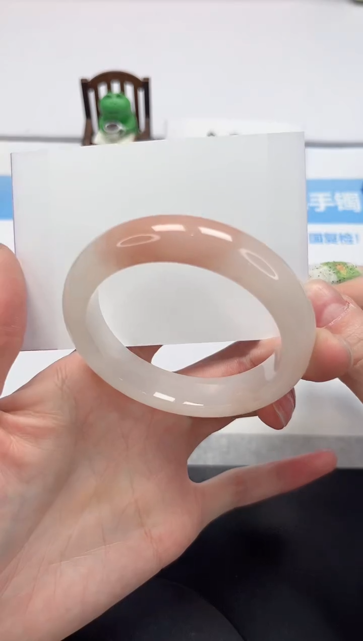 【闪购商品】石英质玉手镯未镶嵌V236-53.8