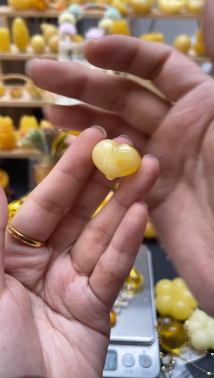 琥珀未镶嵌珠宝奇石051琥珀蜜蜡微瑕