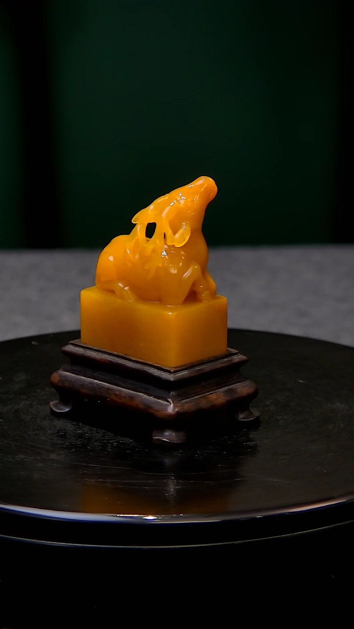 【闪购商品】田黄石麦芽黄鹿钮