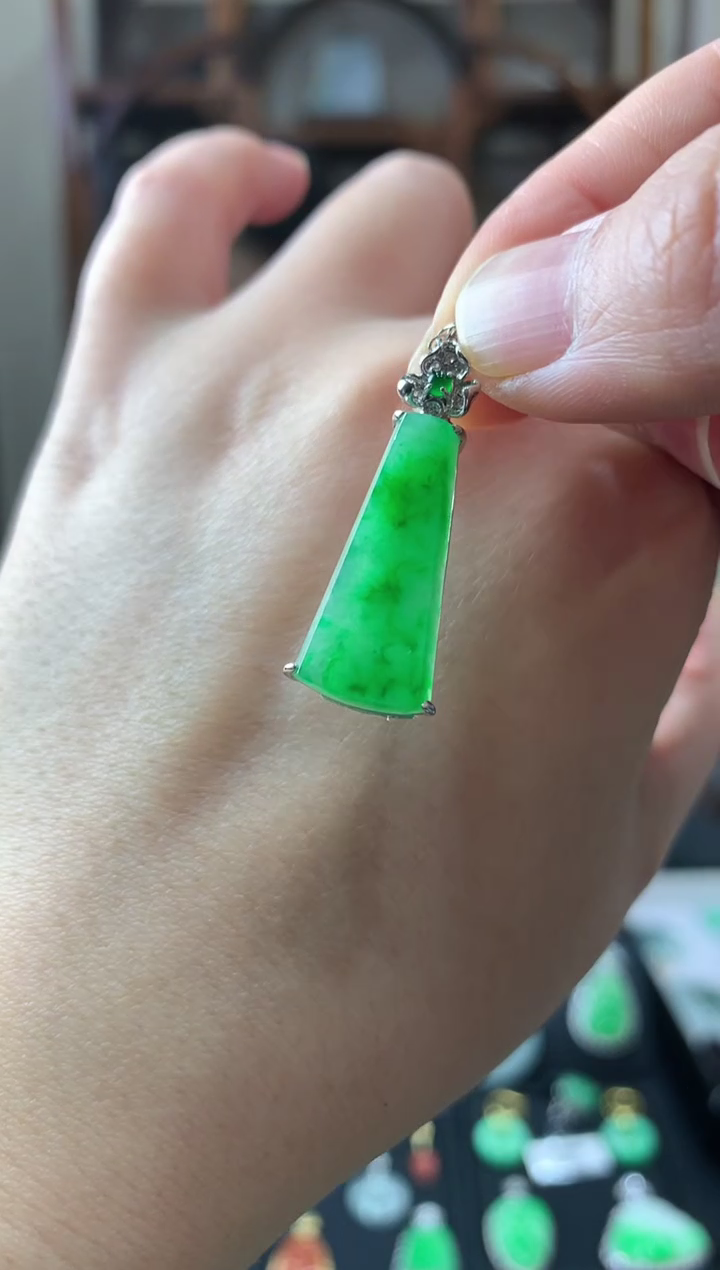 【闪购商品】翡翠吊坠(不含链)18K金镶嵌挂件