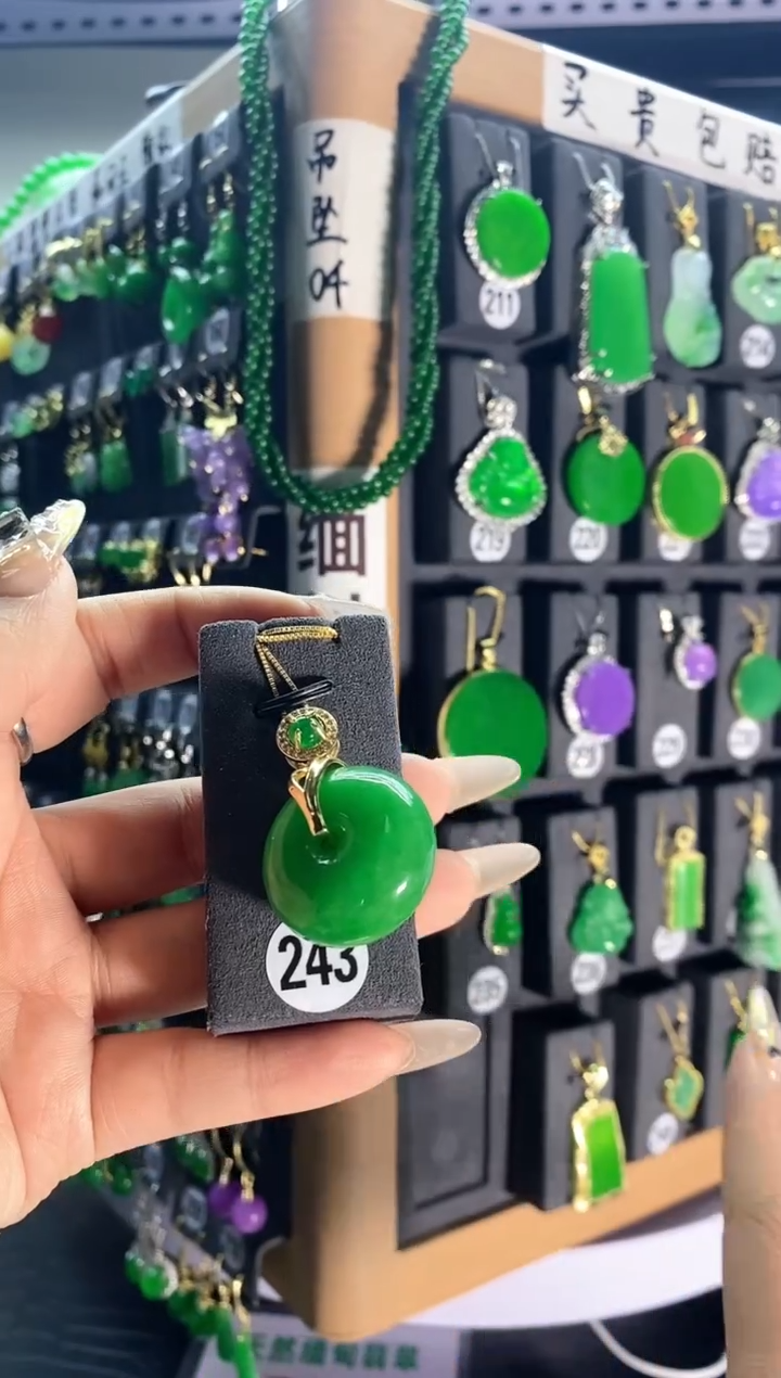 【闪购商品】翡翠耳饰银S925镶嵌243...
