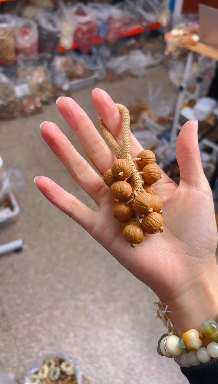 吊坠猴头核桃猴头葡萄串