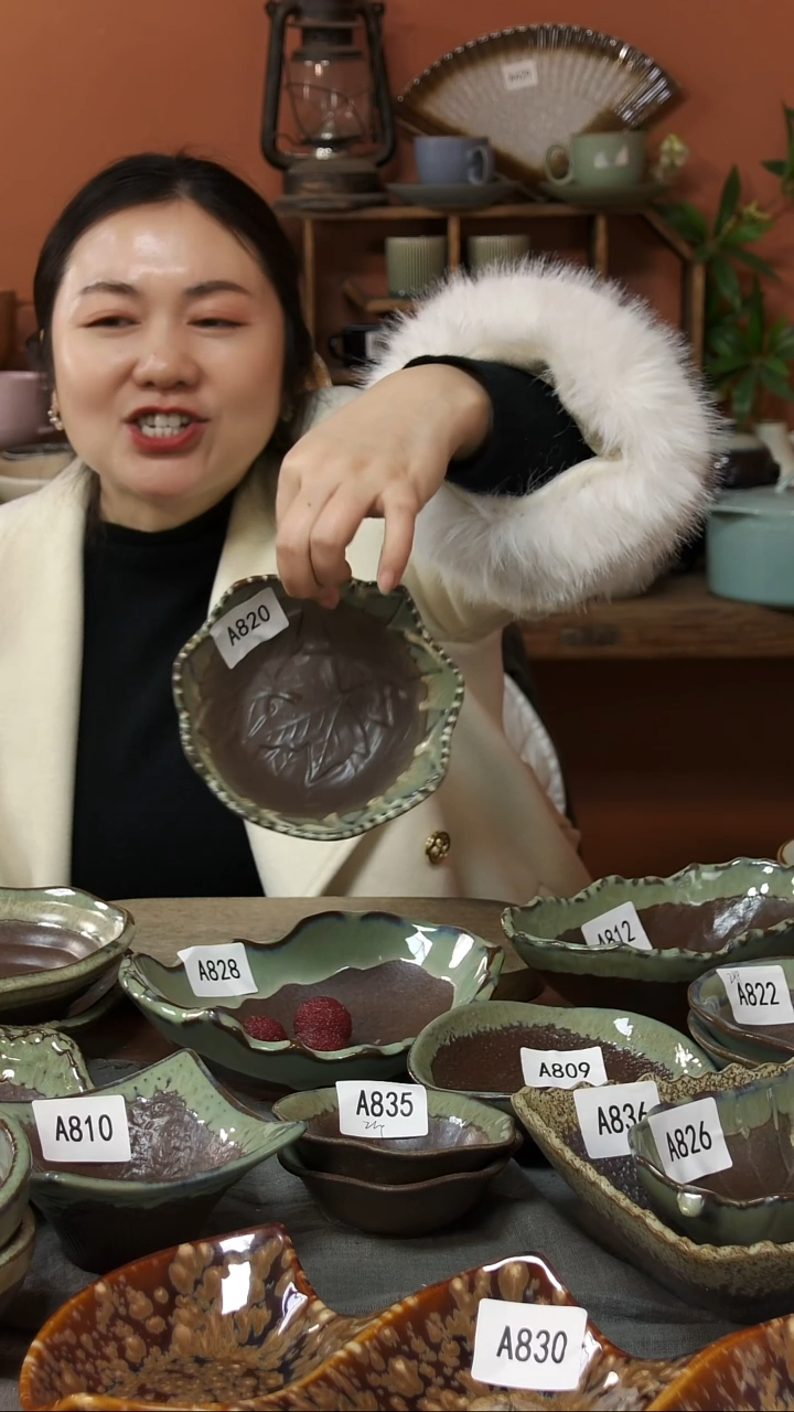 陶瓷A820陶瓷红泥底枫叶碗一个微瑕14.5*5.5