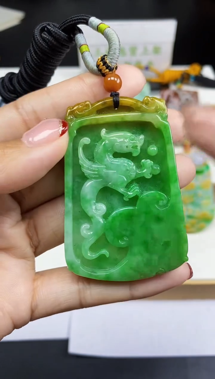 【闪购商品】翡翠颈饰未镶嵌翡翠A货