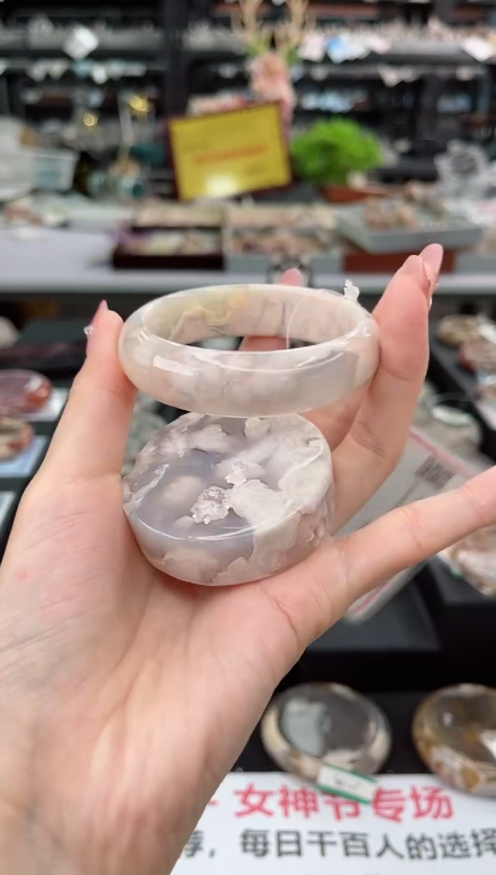 【闪购商品】石英质玉手镯未镶嵌54圈口（赠品镯心）1400051