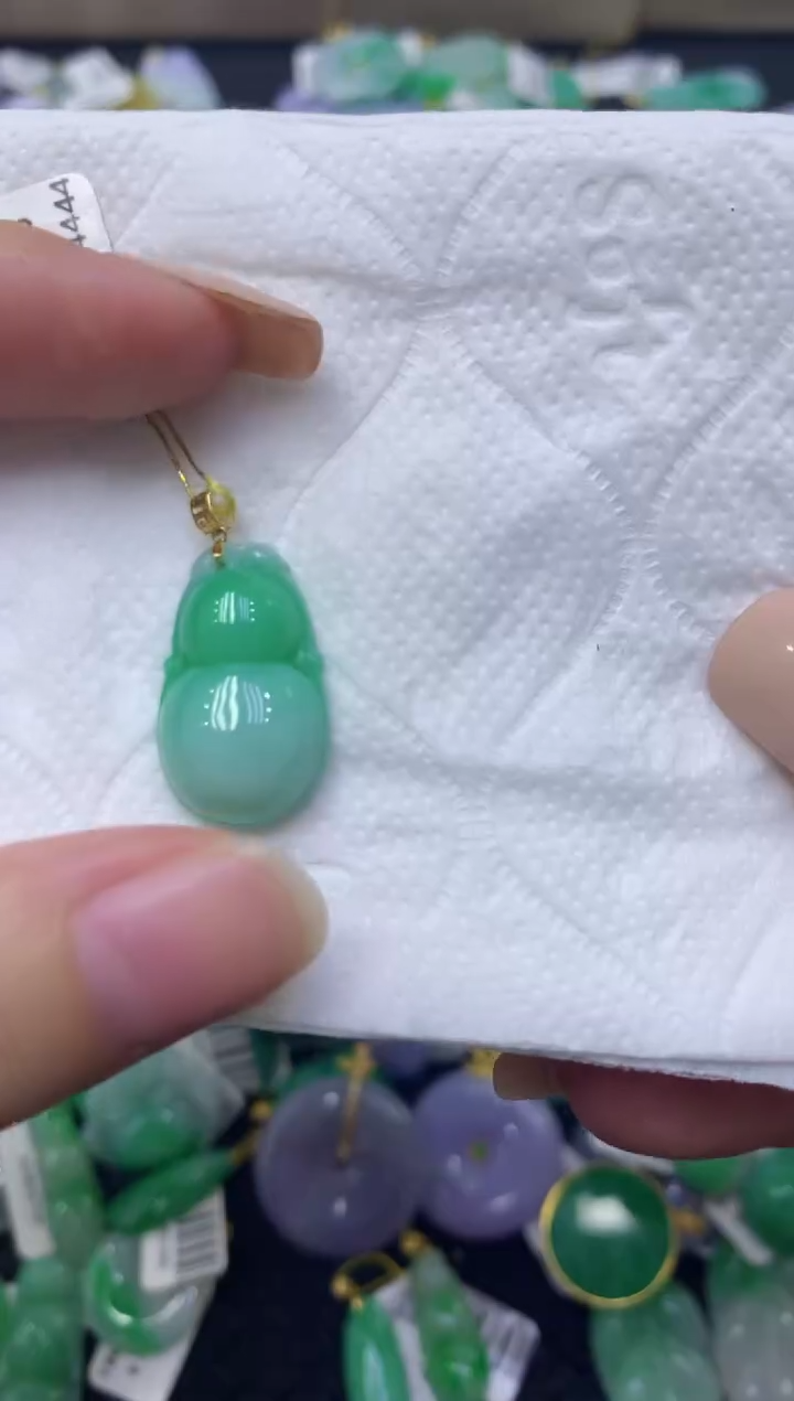 颈饰18K金镶嵌翡翠天然缅甸翡翠A货