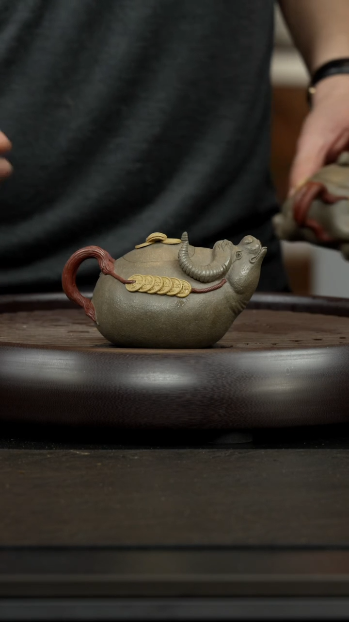 【闪购商品】紫砂茶杯蟹壳青全手 仿生牛  辈辈有钱壶