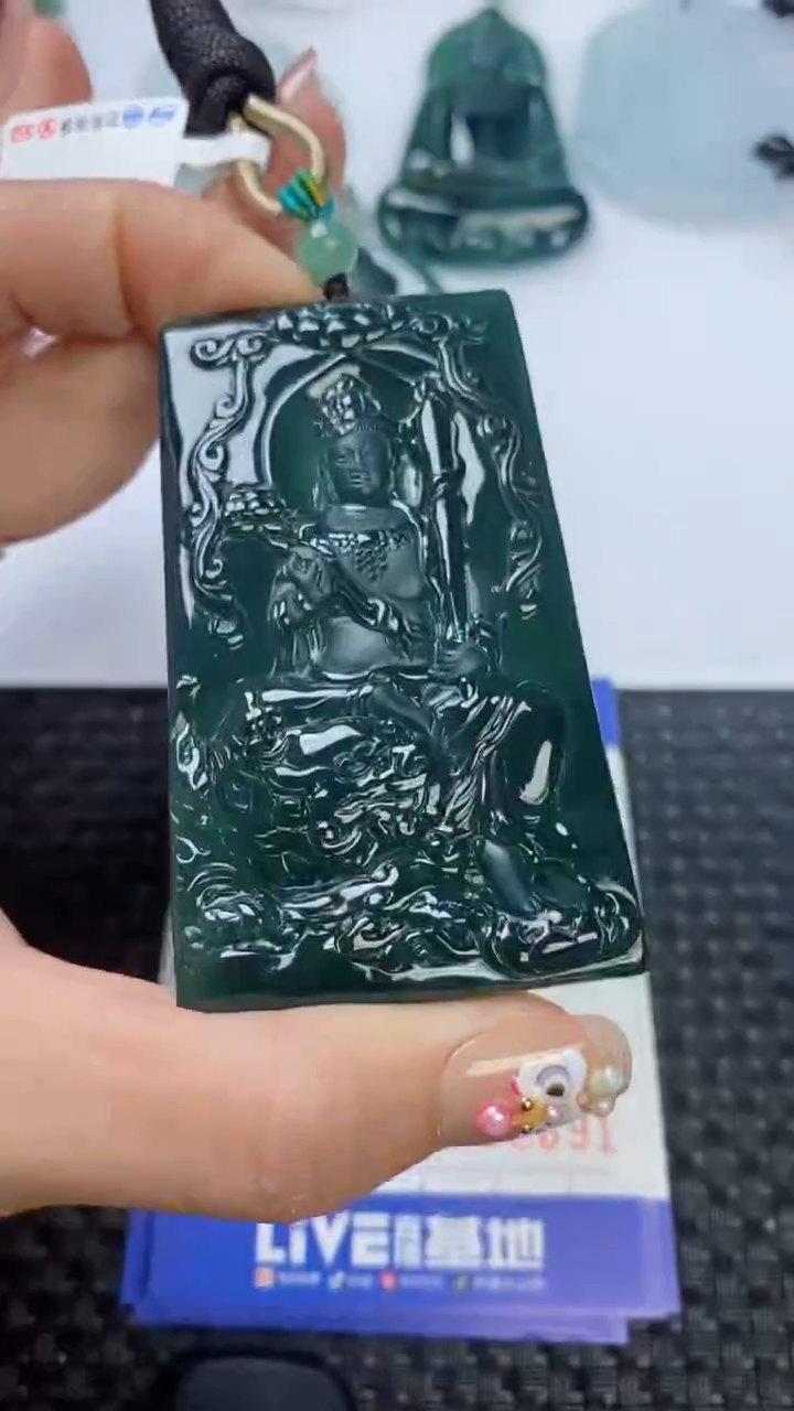 翡翠未镶嵌颈饰111111111111111
