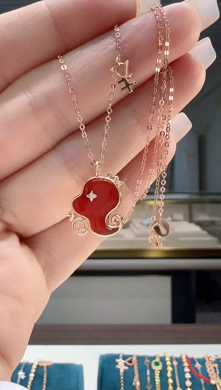 【闪购商品】玛瑙/玉髓颈饰18K金镶嵌红玛瑙小蛇项链K红