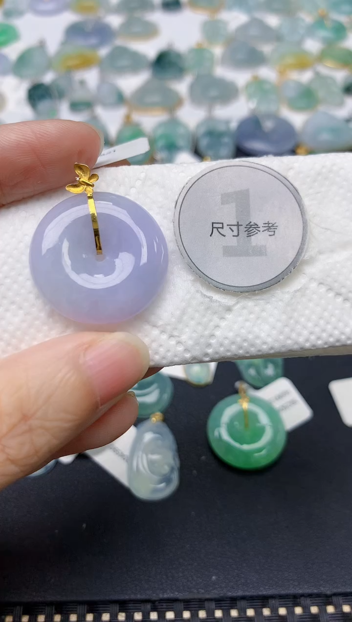 翡翠18K金镶嵌颈饰天然缅甸A货翡翠