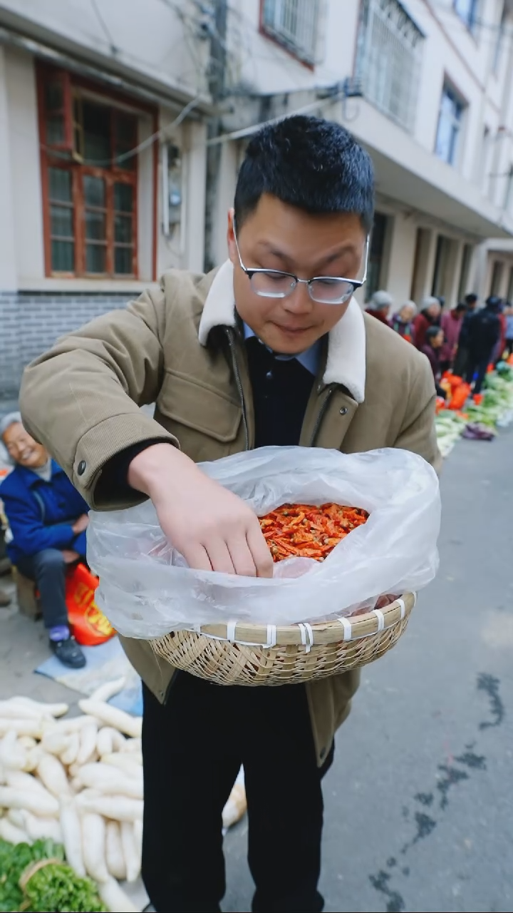 中国大陆代卖农家隔壁奶奶家干小米椒1斤没耳朵的