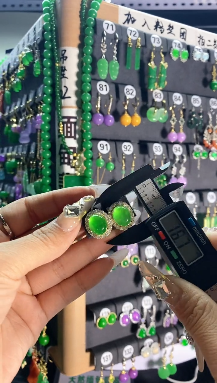 【闪购商品】翡翠耳饰银S925镶嵌80..