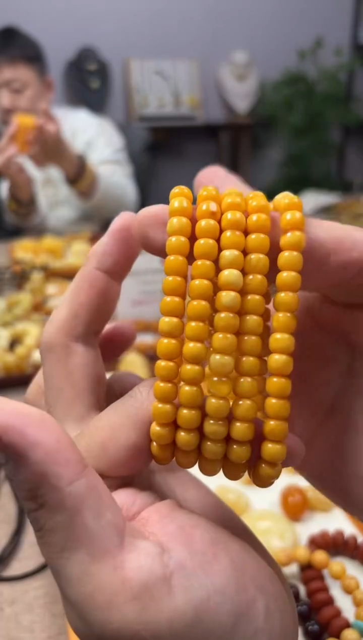 【闪购商品】蜜蜡裸石未镶嵌多样性发一件