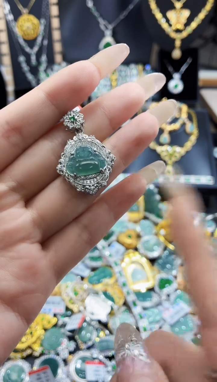 翡翠未镶嵌吊坠(不含链)天然翡翠a货 多样性发其一