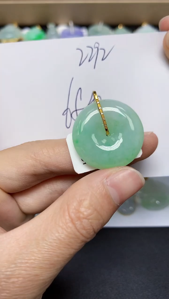 翡翠18K金镶嵌颈饰 天然翡翠A货