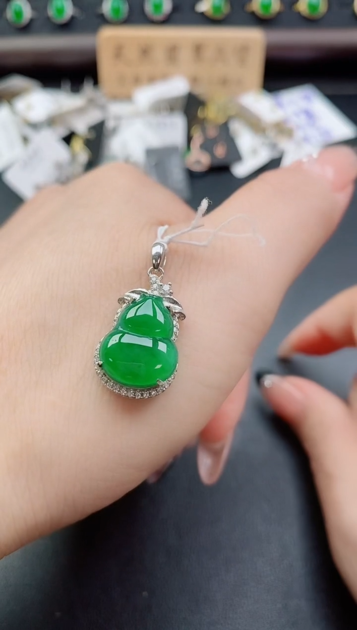 吊坠(赠链)银S925镶嵌翡翠1