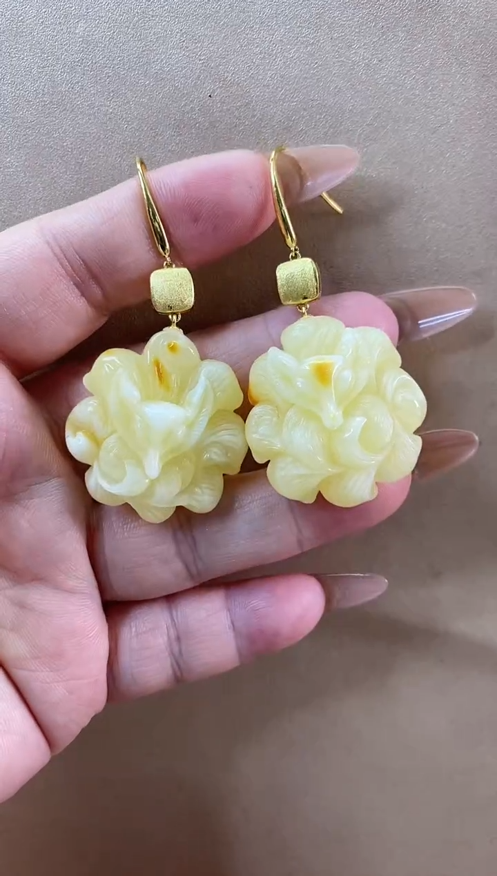 【闪购商品】银S925镶嵌琥珀耳饰耳环