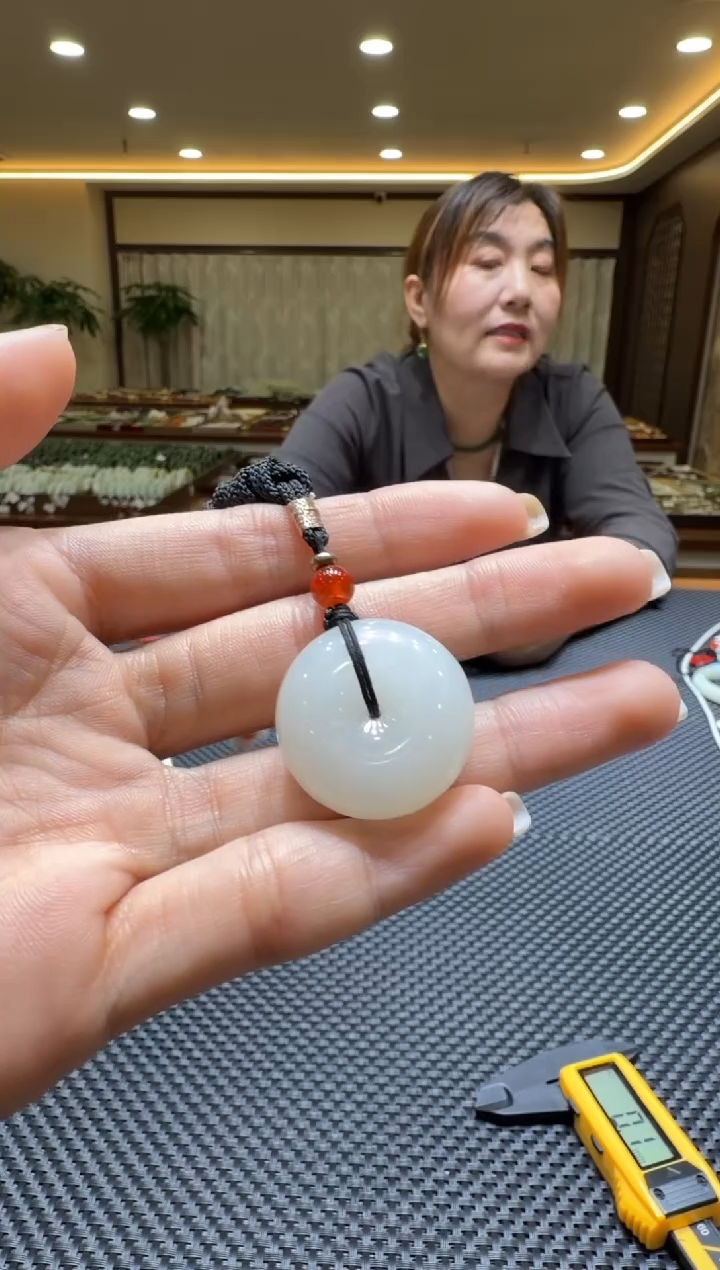 颈饰未镶嵌和田玉挂件