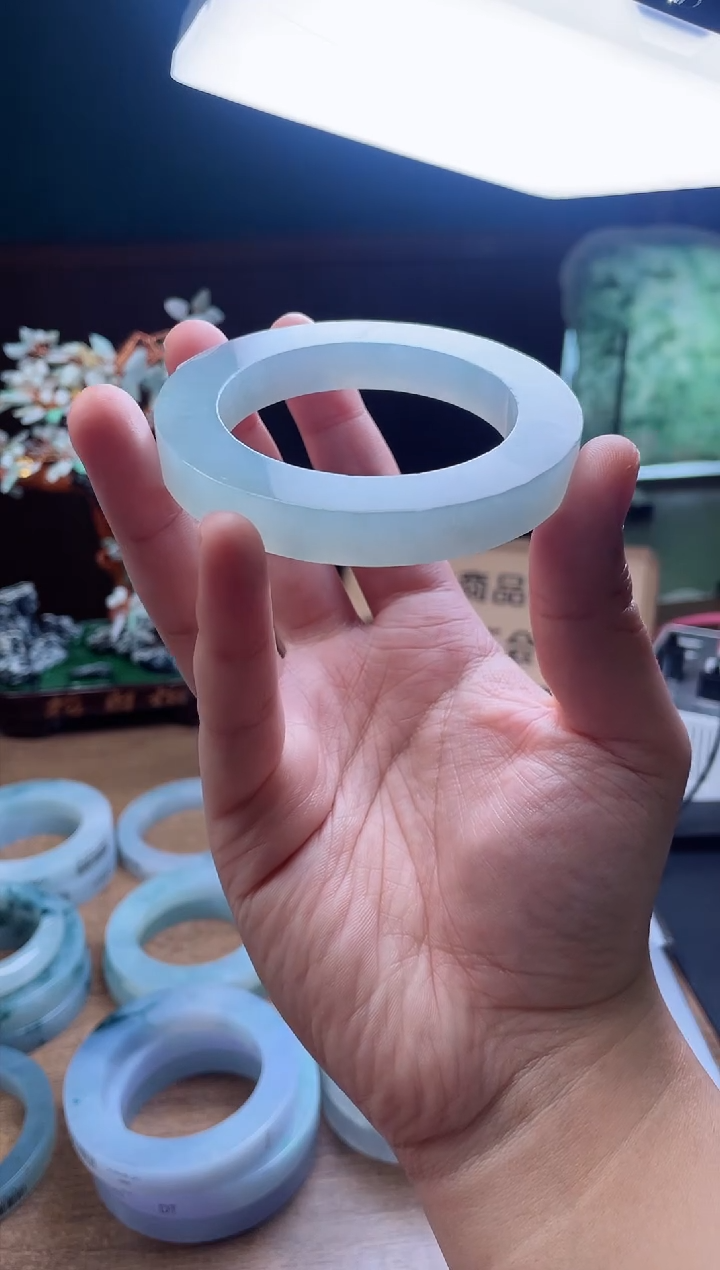 【闪购商品】定制翡翠手镯未镶嵌定制