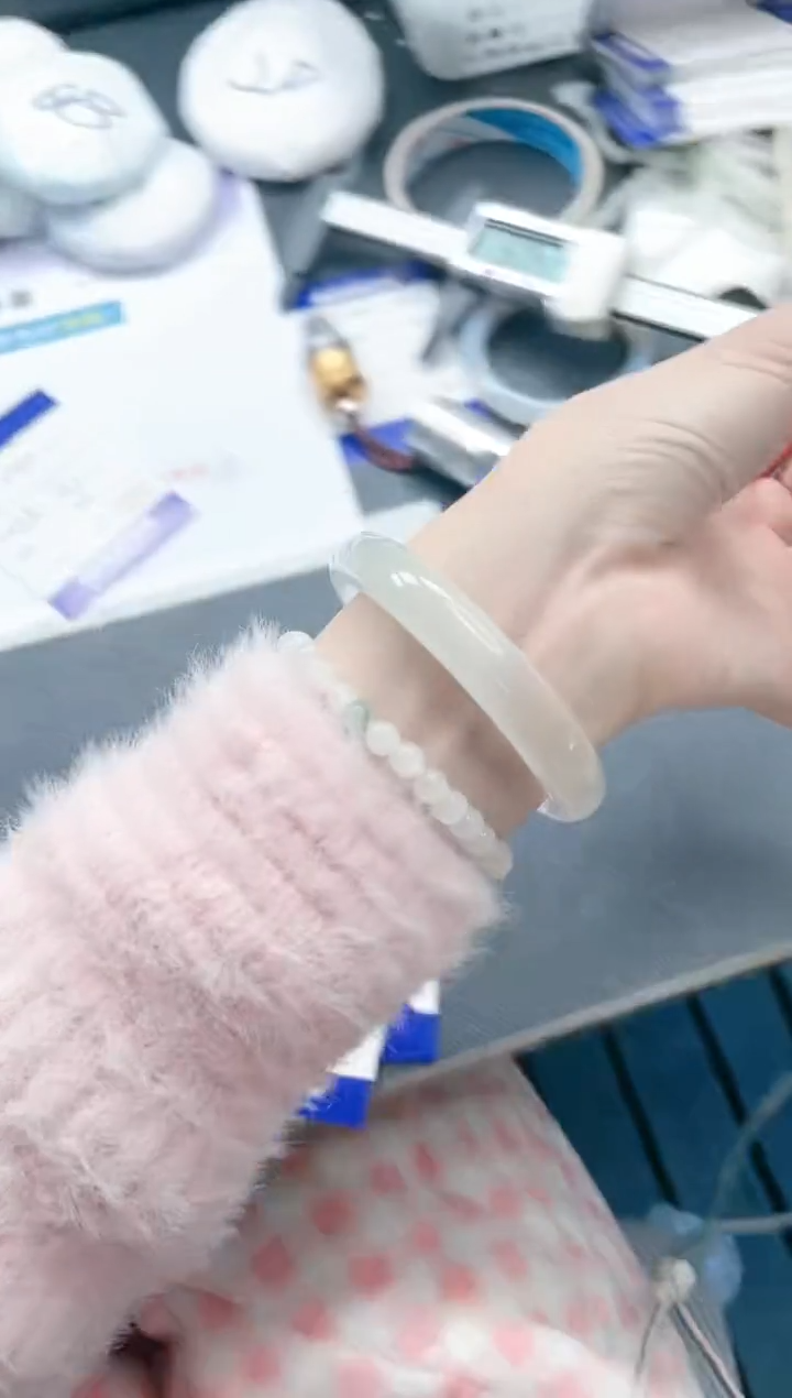 【闪购商品】石英质玉手镯未镶嵌 白月光手镯-58