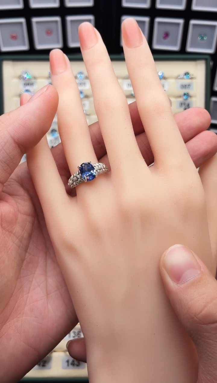 戒指彩色蓝宝石银S925镶嵌111