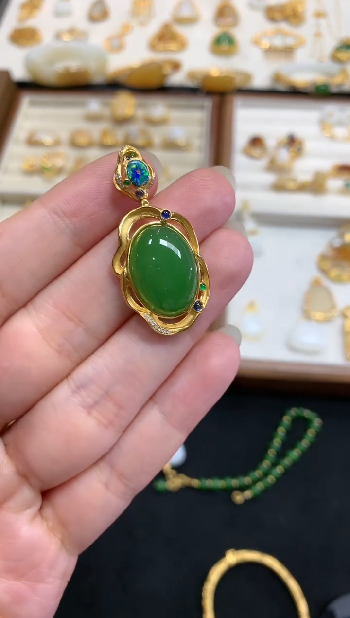 【闪购商品】和田玉吊坠(不含链)18K金镶嵌W643|7980