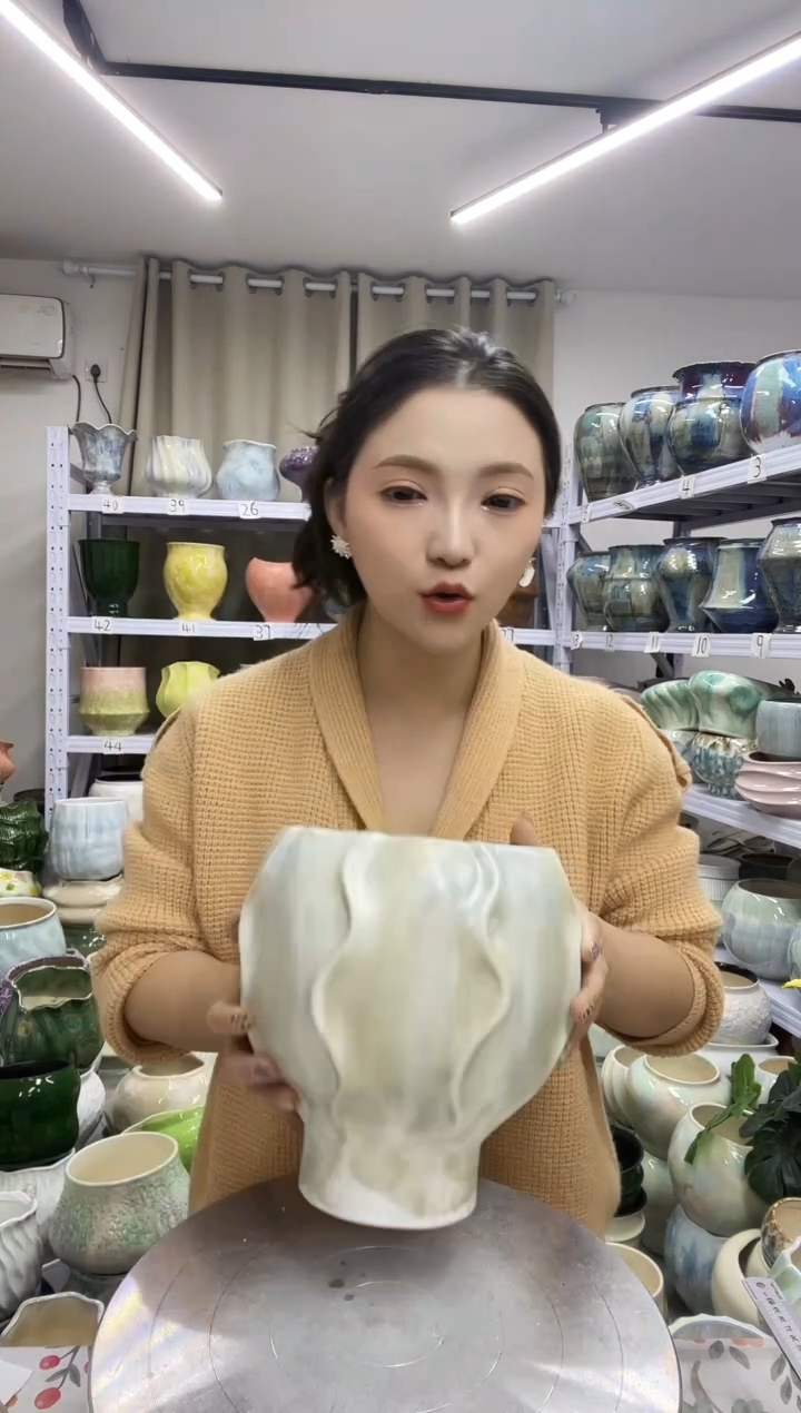 【12.1】花盆 高度： 20 口径：15