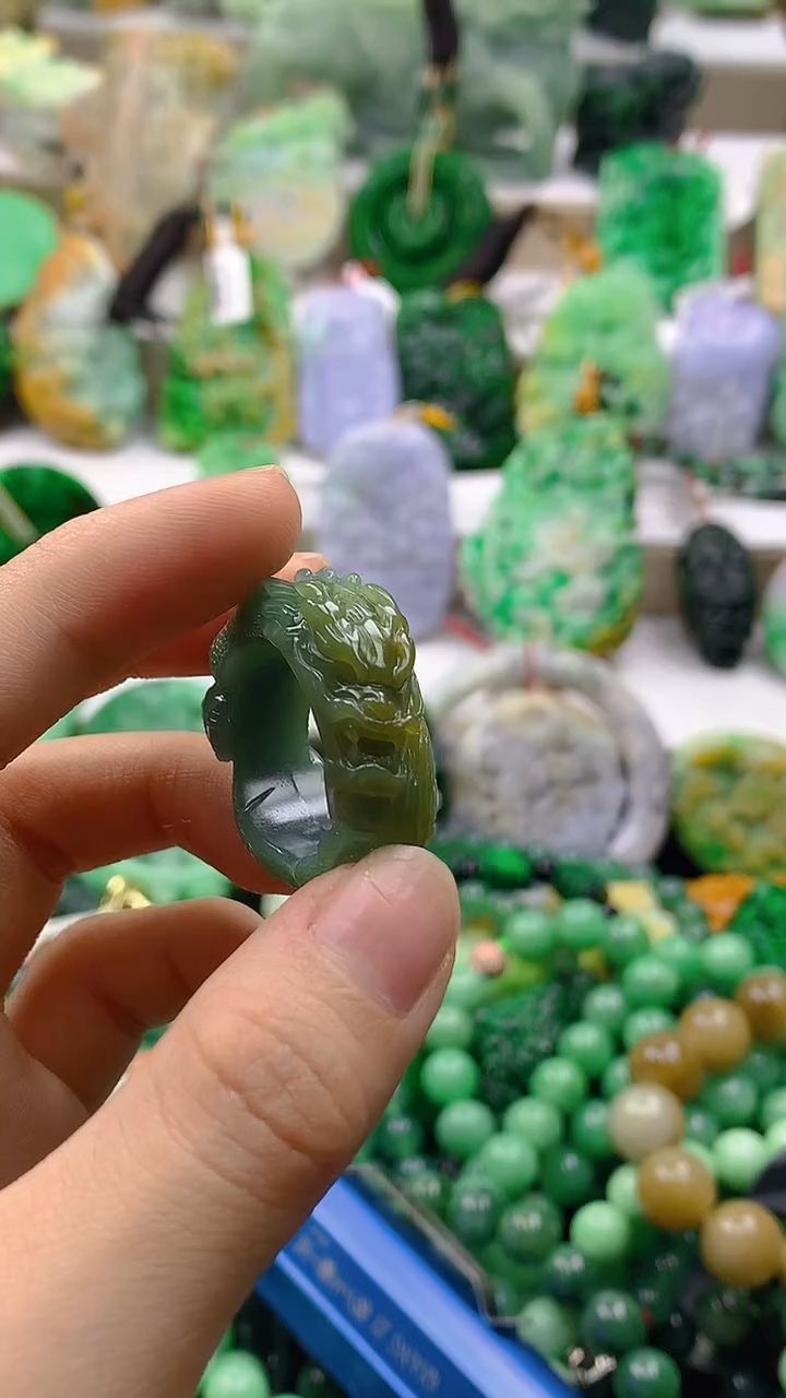 颈饰未镶嵌翡翠天然缅甸a货翡翠