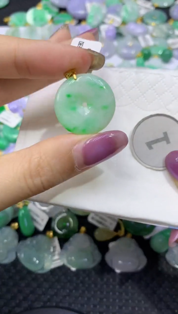 颈饰未镶嵌翡翠天然缅甸翡翠A货