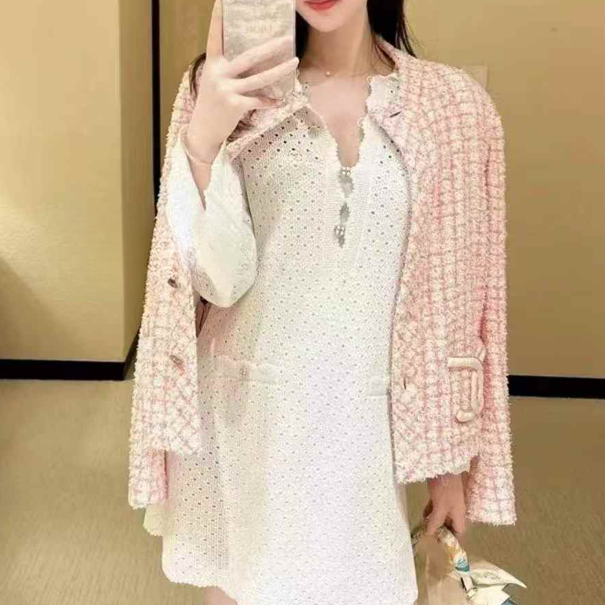 99新 Chanel/香奈儿  36码24P粉色格纹粗花呢亮片外套
