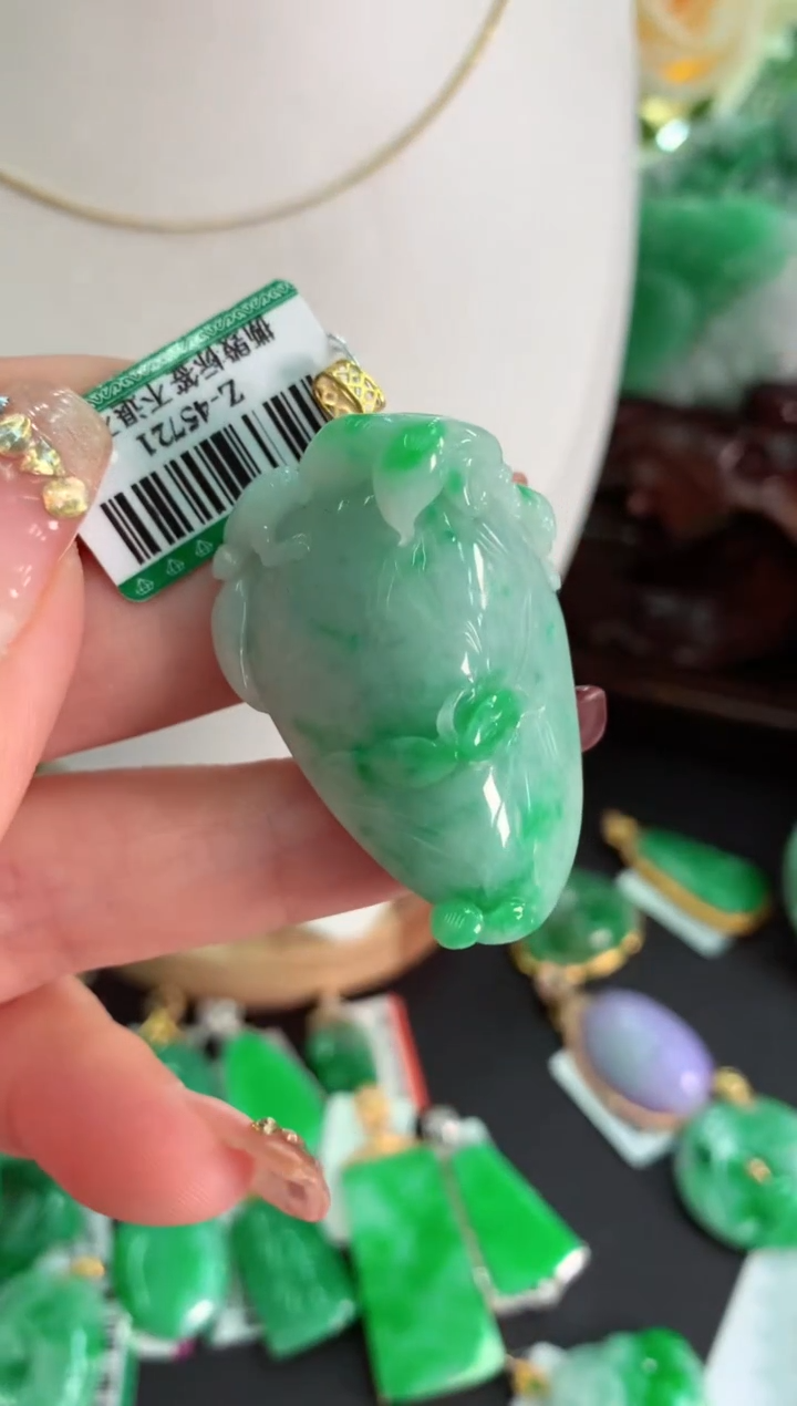 【闪购商品】翡翠颈饰18K金镶嵌挂件