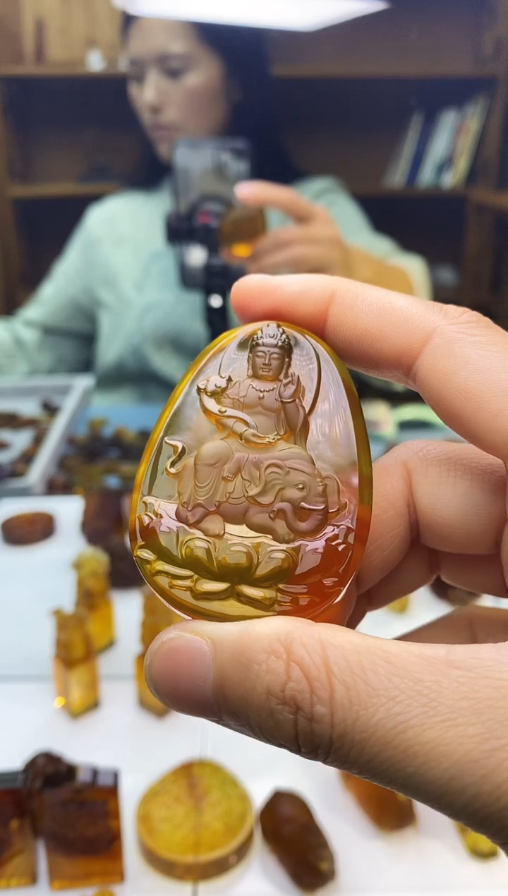 琥珀颈饰未镶嵌SN68-133（普贤）