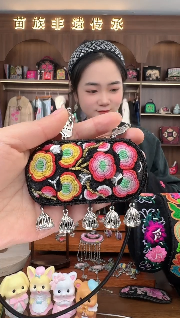 【闪购商品】织绣扶光苗绣传承102