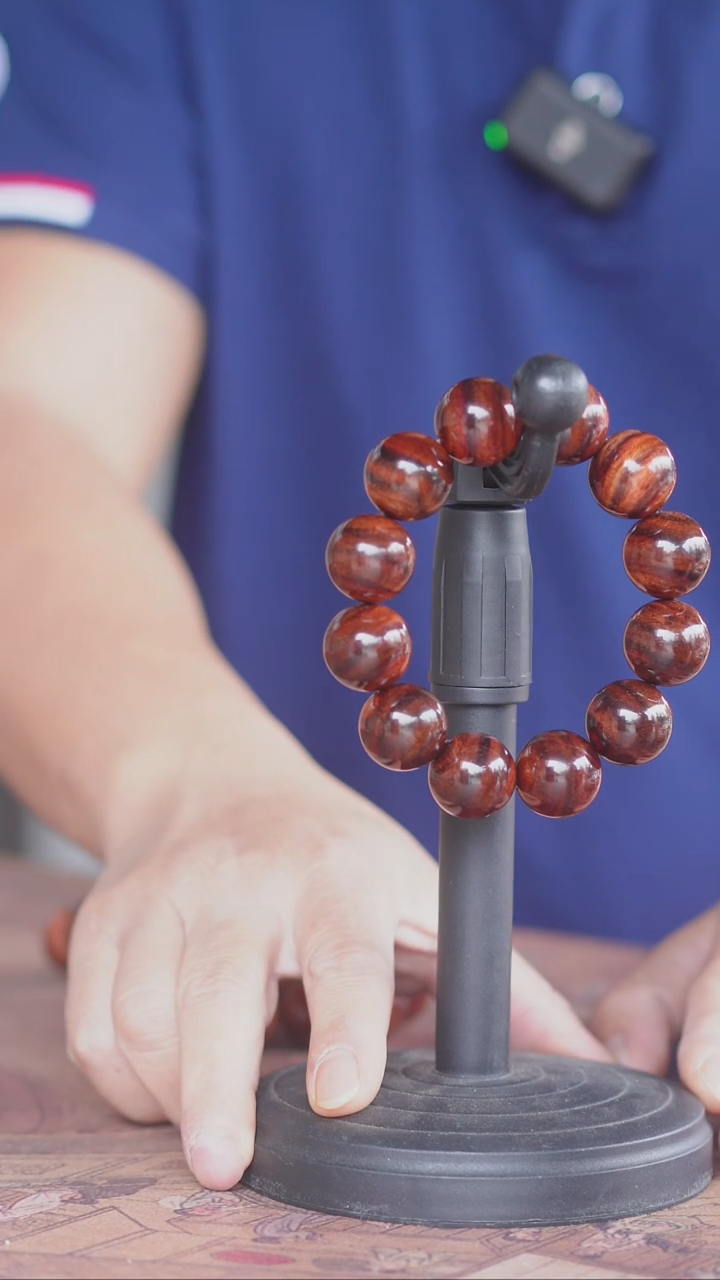 黄花梨/降香黄檀海南黄花梨2.0油梨-虎皮山水纹手串（199）