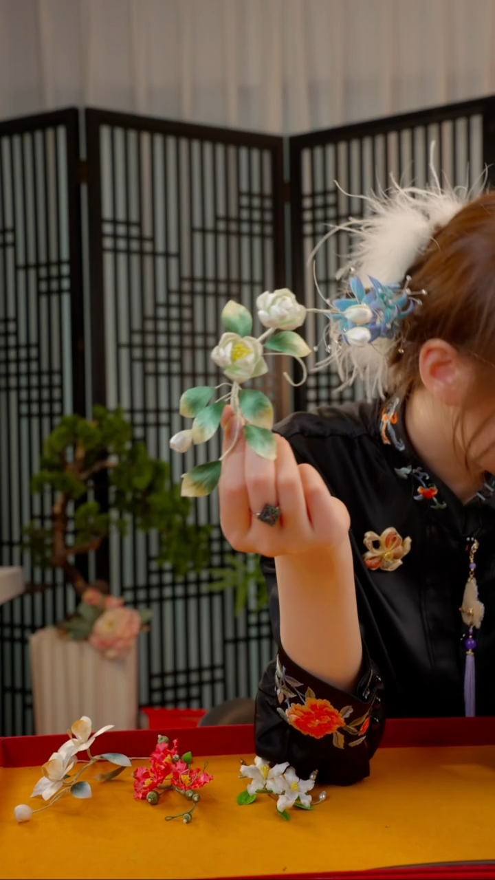 刺绣非遗手工绒花饰品