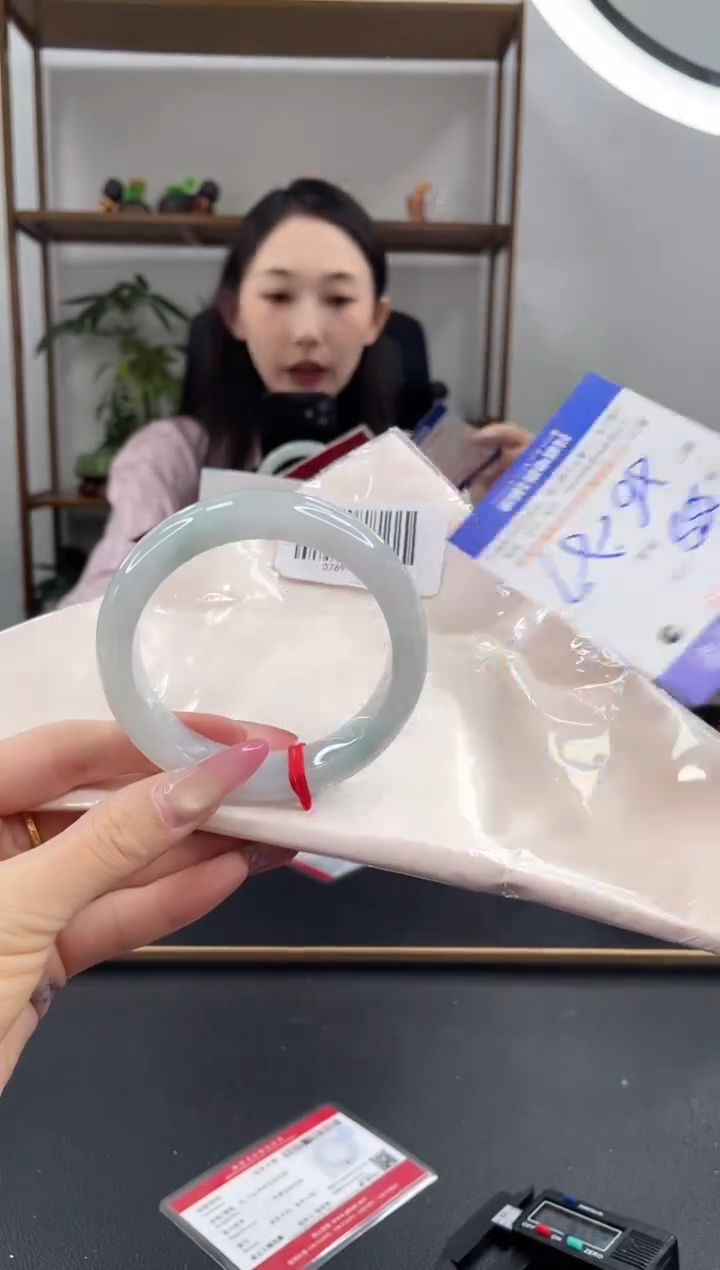 未镶嵌手镯翡翠388.00