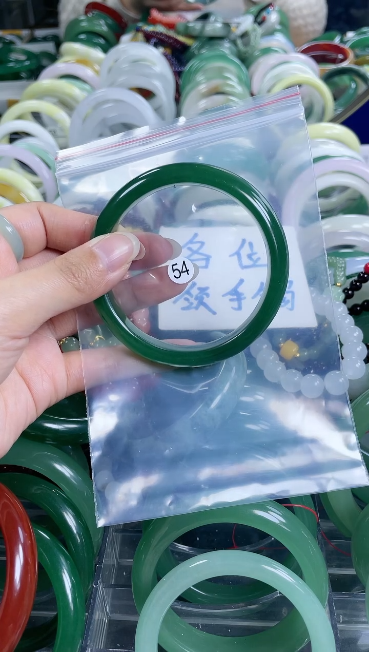 【闪购商品】石英质玉手镯未镶嵌````````````````