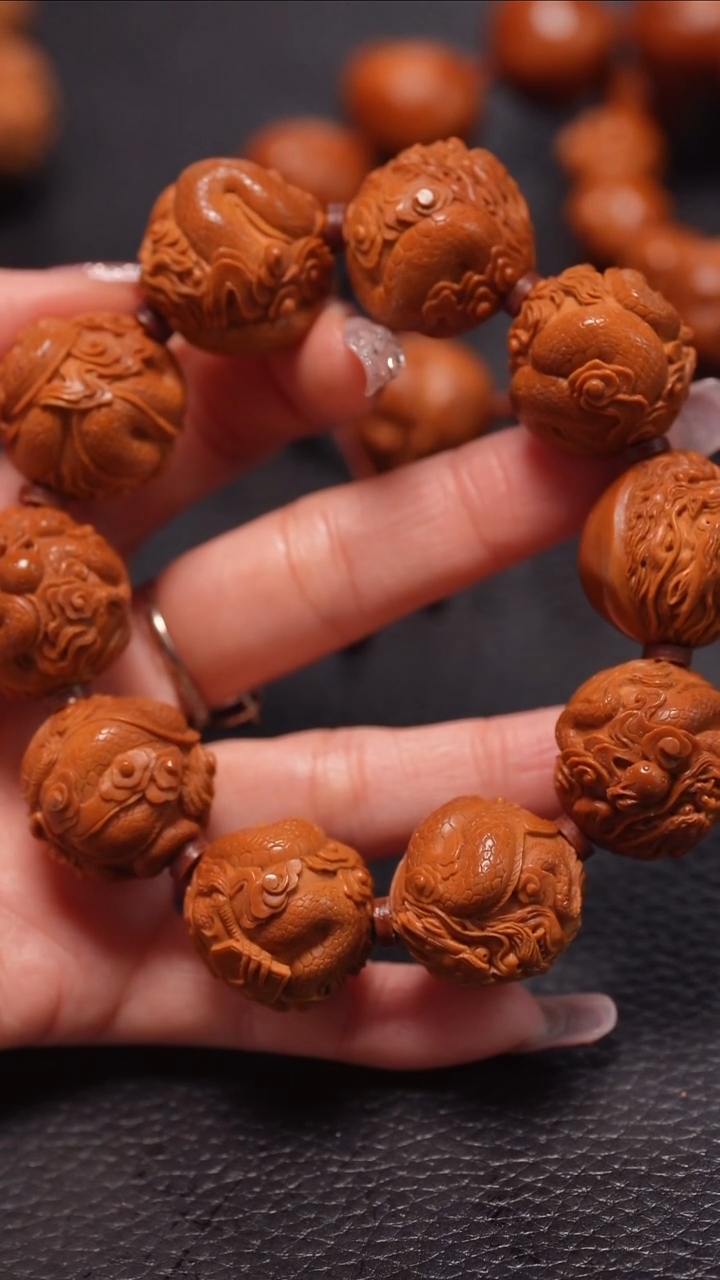 手串橄榄核2.5/九龙戏珠