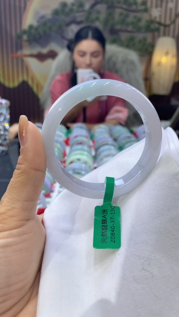 【闪购商品】翡翠手镯未镶嵌多人02191