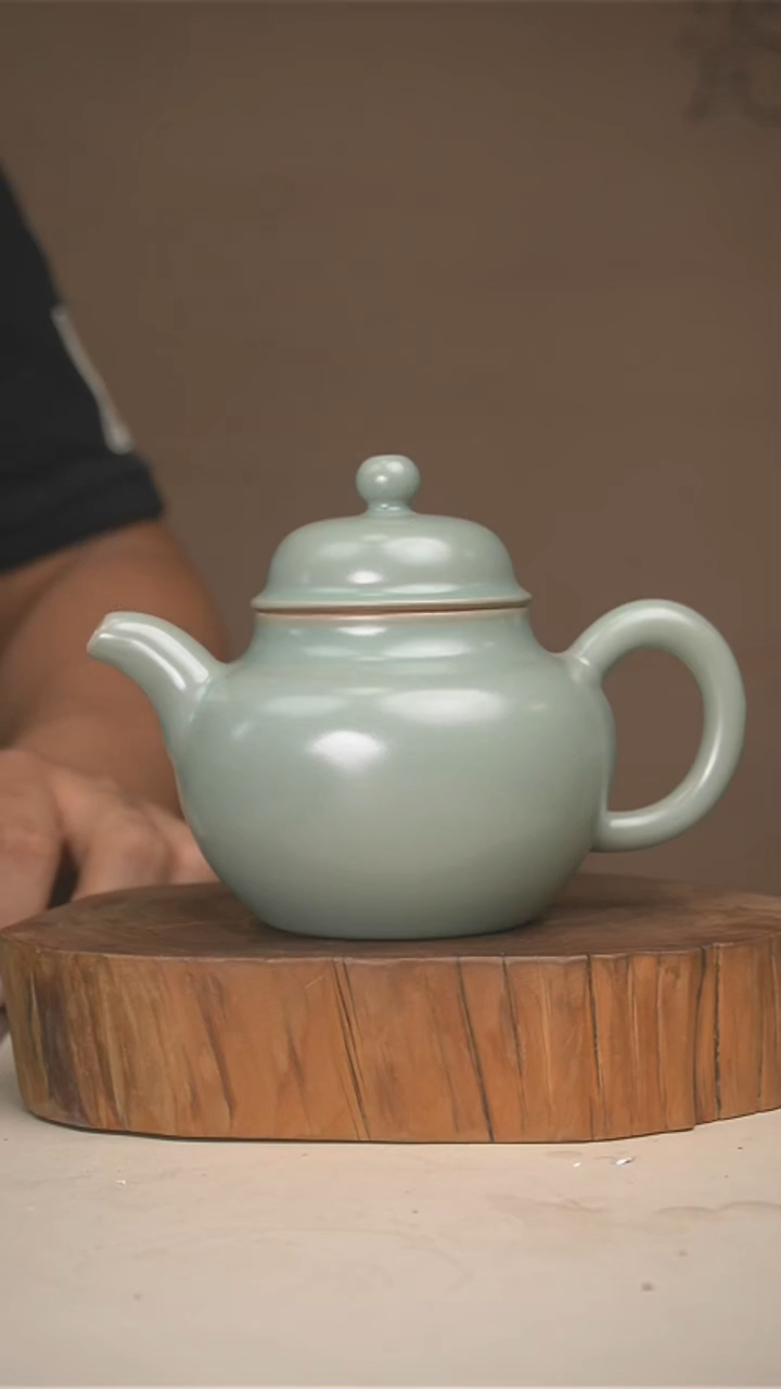 君子汝瓷福利款掇球壶394