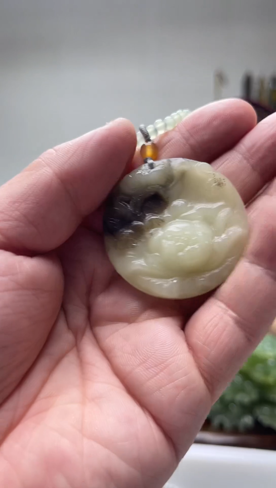 未镶嵌岫玉颈饰·