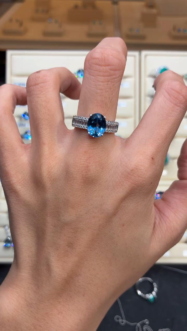 6ct海蓝宝石（处理） 无品牌 925银 轻奢女神款魔鬼蓝色系