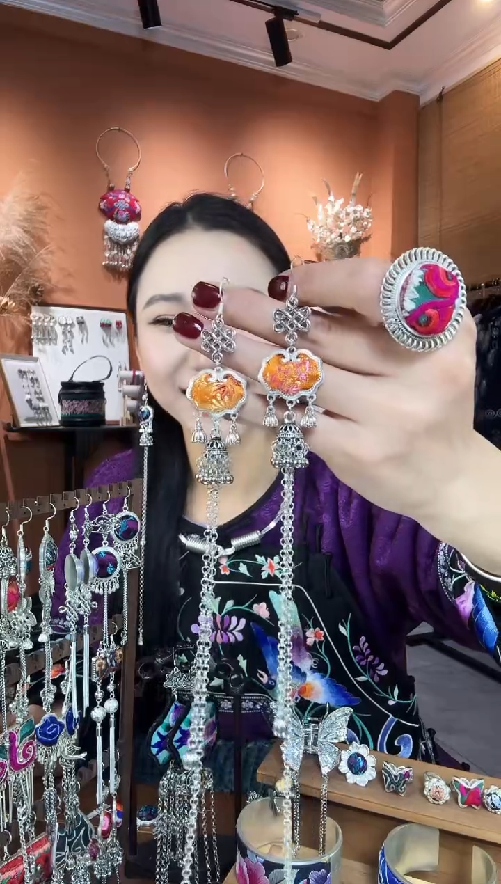 【闪购商品】刺绣纯手工民族风耳环