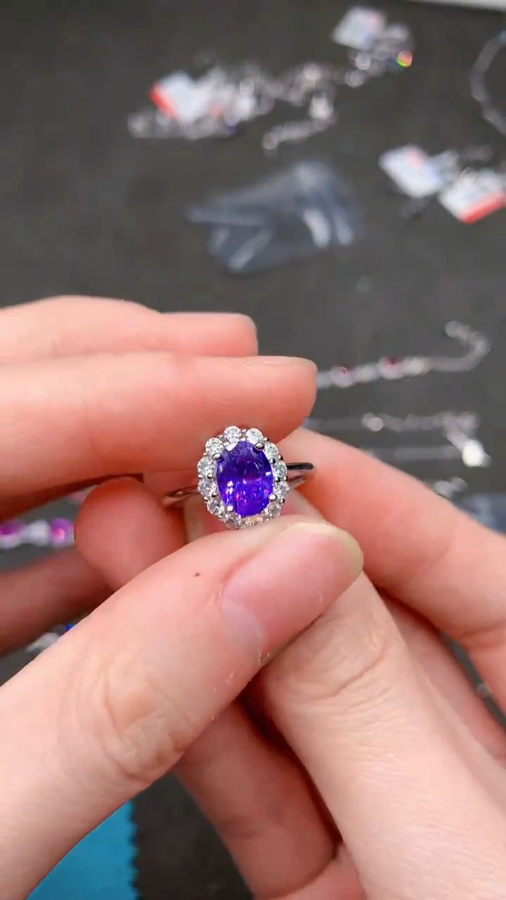 【闪购商品】彩色蓝宝石戒指银S925镶嵌.....