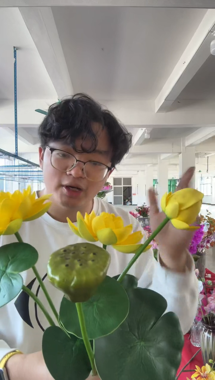 【闪购商品】仿真花朵黄色荷花1束