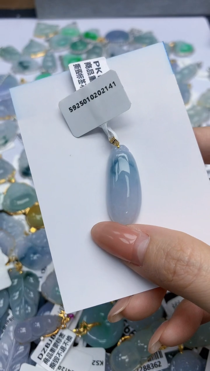 【闪购商品】翡翠挂件18K金镶嵌天然翡翠A货