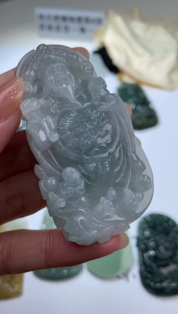 翡翠未镶嵌挂件2207918  