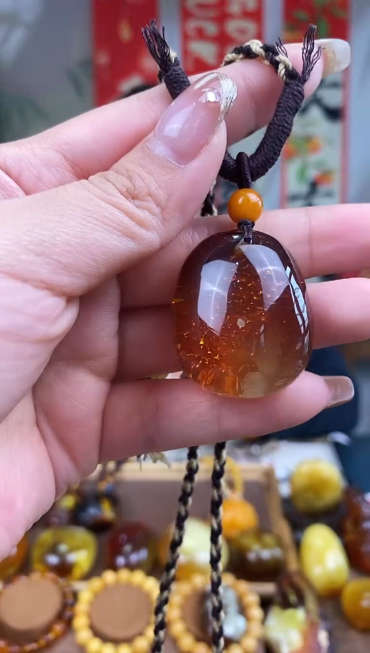 【闪购商品】琥珀裸石未镶嵌基地发货 一物一证 顺丰包邮