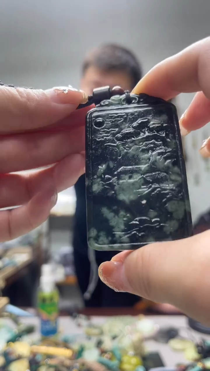 未镶嵌岫玉吊坠·